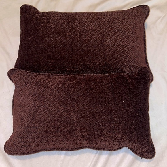 Pair of Custom Made Pillows - Picture 2 of 3